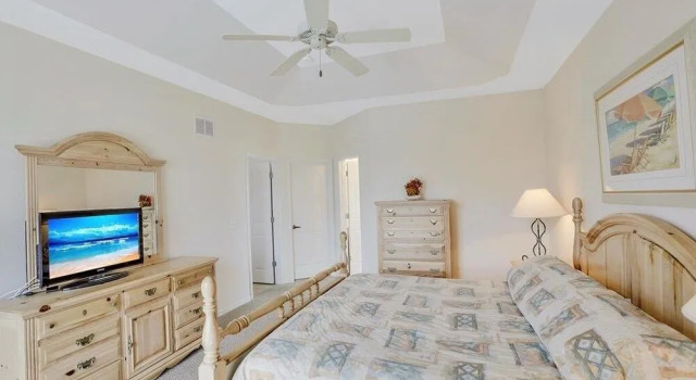 Ivory Home #13002, Забронировать Отель Отели Марко-Айленд с парковкой, рядом с Marco Island Medical Center, Парковка