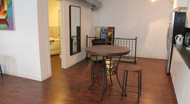 Wicker Park Place, Забронировать Отель Отели Чикаго 3 звезды, рядом с Wood Street Gallery, 3*