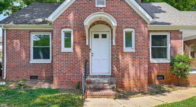 Charlotte Home 2 Mi to Center City: Free Parking!
