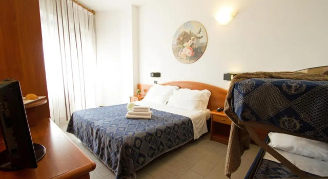 Четырёхместный номер Standard Hotel Nord Est