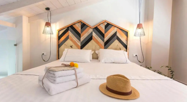 Апартаменты Golden Bay Suites & Maisonettes
