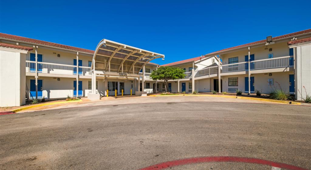 Motel 6 Dallas, TX - Farmers Branch