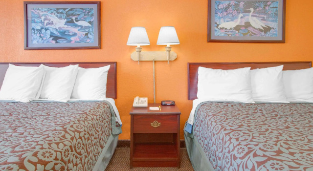 Четырёхместный номер Standard Days Inn by Wyndham Okemah