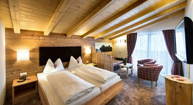 Двухместный номер Standard с балконом Hotel Chalet Dolomites