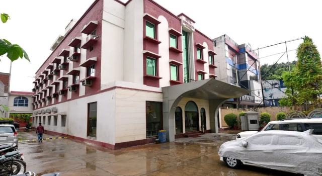 OYO 10706 Hotel Siddhartha
