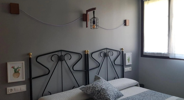 Apartamentos Serendipia, Забронировать Апартаменты/квартира Отели Сантильяна-дель-Мар с парковкой, рядом с Епархиальный музей Regina Coeli, Парковка