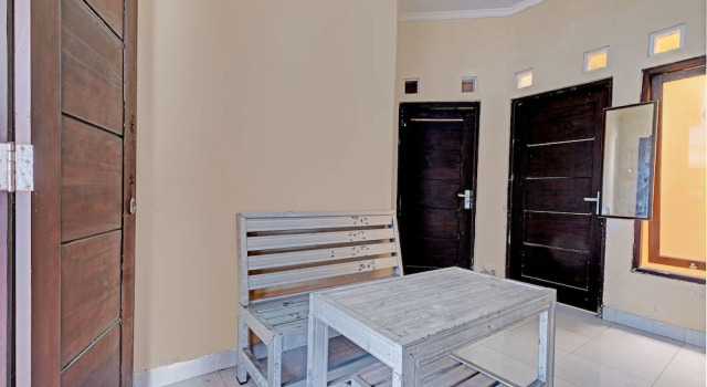SPOT ON 92934 Nusantara Syariah, Book Hotel Depok 