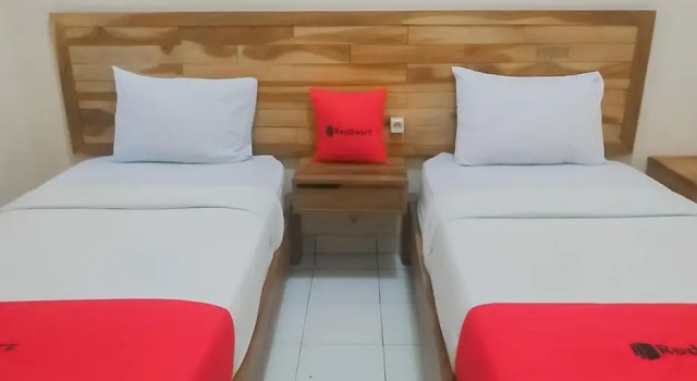 Dobbelt suite RedDoorz @ Pantai Pelabuhan Ratu 2