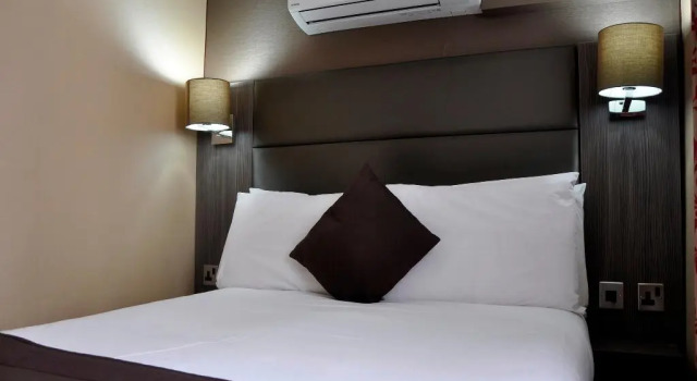 Двухместный номер Standard Brunel Hotel