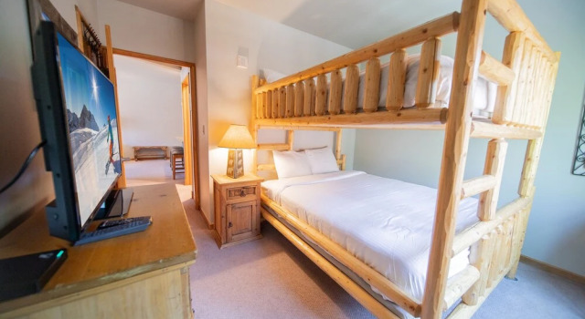 Black Bear 8064 by SummitCove Vacation Lodging