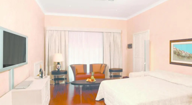 Полулюкс Colosseo Studio Suite