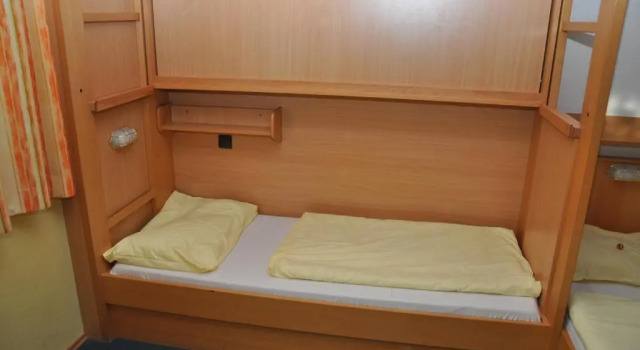 Кровать в общем номере (мужской номер) Eduard-Heinrich-Haus, Hostel