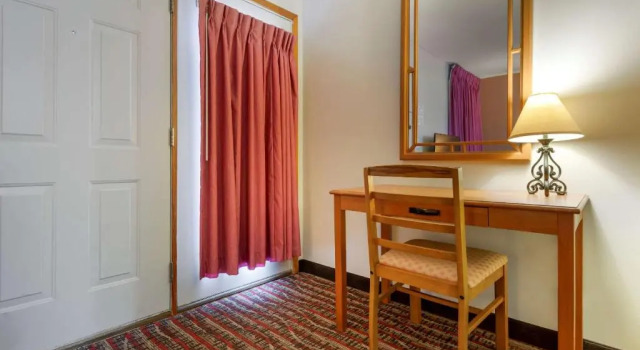 Двухместный номер Standard с видом на озеро Econo Lodge Lakeview