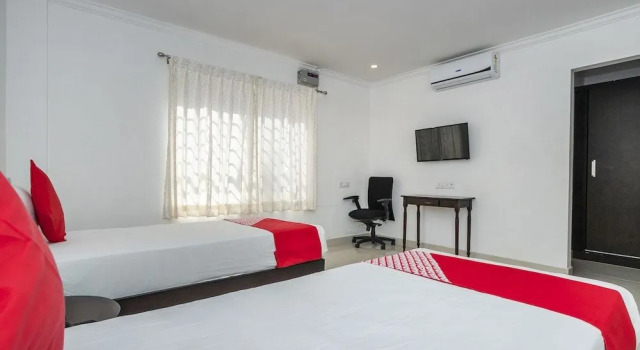 Capital O 27798 Hotel Cosmopolitan, Забронировать Отель Отели штата Карнатаки 3 звезды, 3*