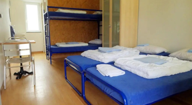 Swiss Hostel Lago Lodge, Prenota Ostello Hotel economici a Canton Berna