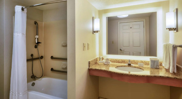 Четырёхместный номер Standard Homewood Suites by Hilton Colorado Springs North USAFA