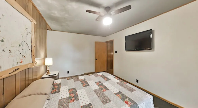 Lucky Goat House: Near Lake & Activities 4 Bedroom Cabin