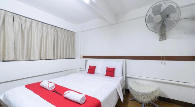 RedDoorz Khunnoy Hotel