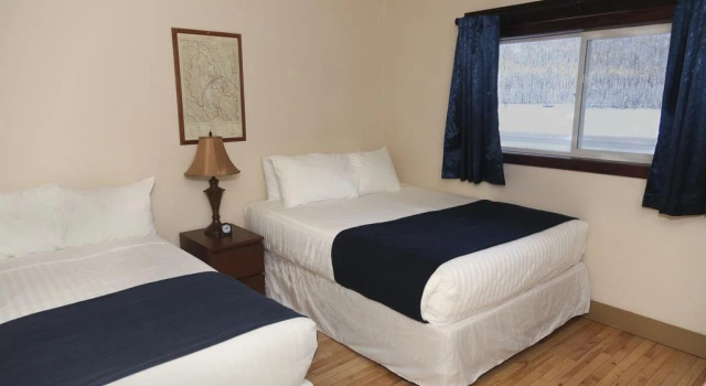 Great Divide Lodge, Book Hotel Field Britisk Columbia