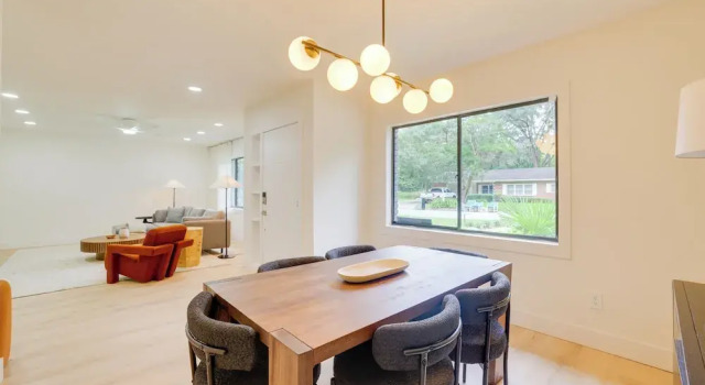 1 Mi to Ben Hill Griffin Stadium: Home w/ Patio!, Buchen Sie Ferienhaus Villen in Gainesville, Villa