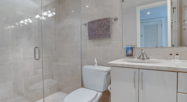 Апартаменты с 2 комнатами Furnished 2 Bedroom Apartment near National Museum 2 Apts by RedAwning
