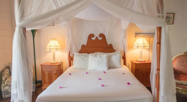 Номер Standard с балконом Half Moon Blue Hotel