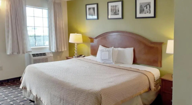 Savannah Garden Hotel