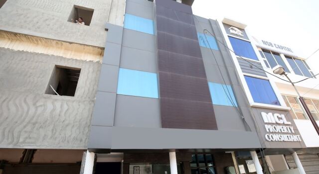 OYO 13431 Hotel Royal Blue