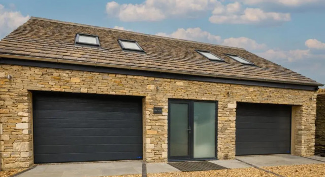 Stylish one bedroom Cotswold Coach House Tetbury, Забронировать Отель Тетбери Котсуолд, рядом с Highgrove Shop Tetbury