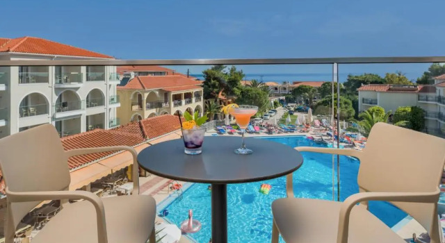 Двухместный номер Superior с видом на бассейн Katerina Palace Hotel