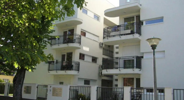 Апартаменты Deluxe Noémi Wellness Apartman
