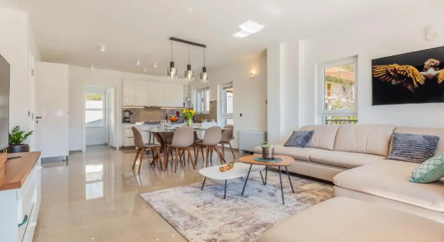 Villa SALVIA - new, modern villa near Split, Rezerwuj Willa Hotele w Split-Dalmatia County z parkingiem, Parking