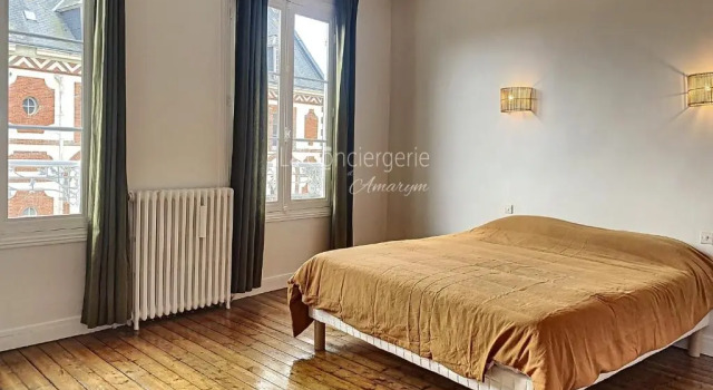 L'Eudoise Maison de ville avec jardin privatif, Book Hotel Eu 