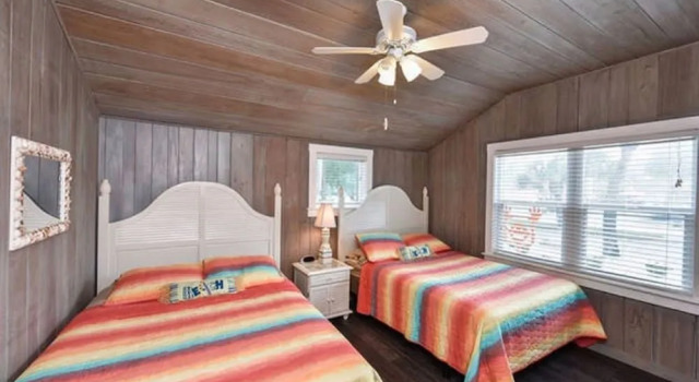 A House on Siesta Beach by Beachside Management, Забронировать Отель Сарасота Sarasota Area