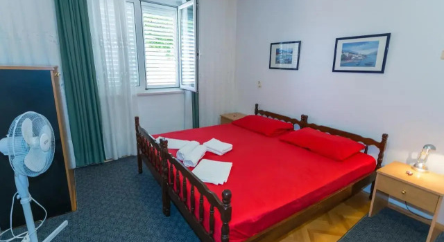 Boksic Rooms, Забронировать Отель Отели Сребрено с парковкой, Парковка