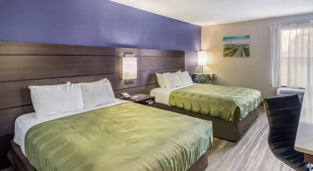 Четырёхместный номер Standard Quality Inn near MCAS Cherry Point