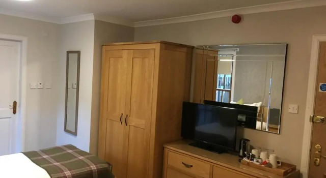 Трёхместный номер Standard Village Inn