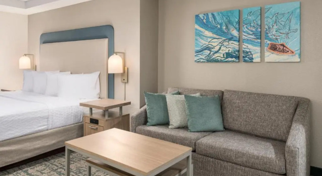 Двухместный люкс Premium c 1 комнатой Homewood Suites Miami Airport/Blue Lagoon