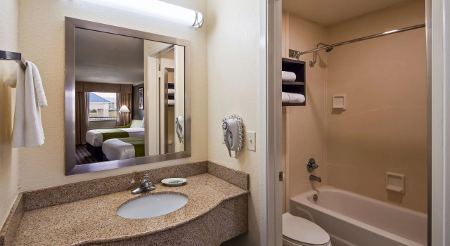 Четырёхместный номер Standard Best Western Garden Inn