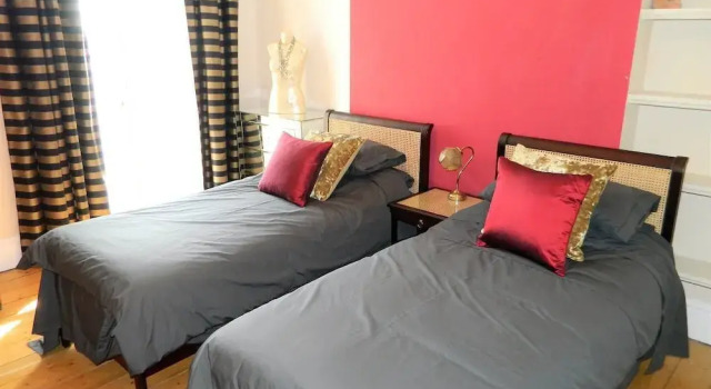 Period Home - Charming Features - 1 Mile From Hoe, Забронировать Отель Отели Англии 3 звезды, 3*