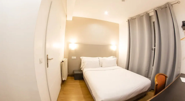 Четырёхместный номер Comfort Hôtel des Arcades