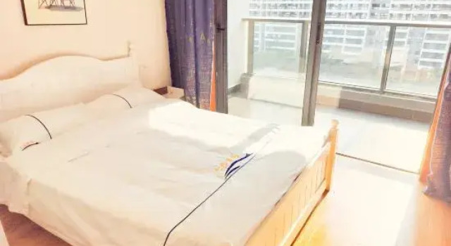 Люкс с 2 комнатами с видом на море Qibu Seaside Resort Scenic Apartment (Beihai Silver Beach)