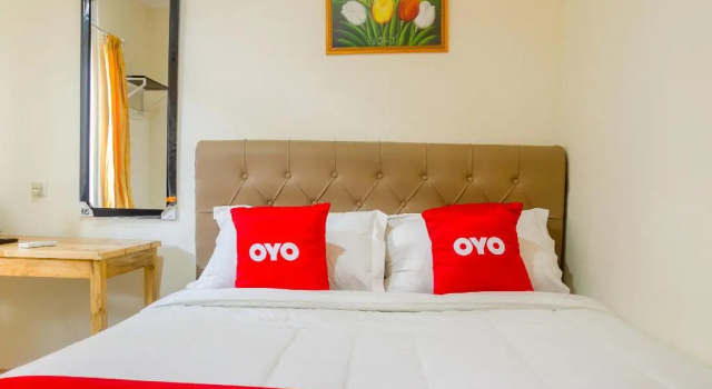 Номер Deluxe OYO 3922 Wisma Minongga