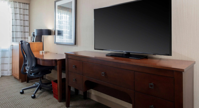 Sheraton Burlington Hotel and Conference Center, Varaa Hotelli Hotellit New England uima-altaalla, Uima-allas