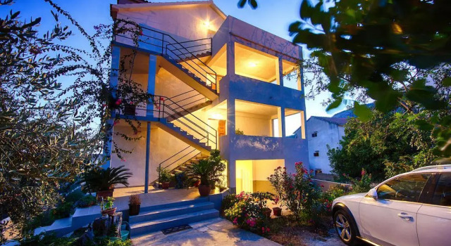 Guesthouse Ksenija, Prenota Hotel Komiza Vis