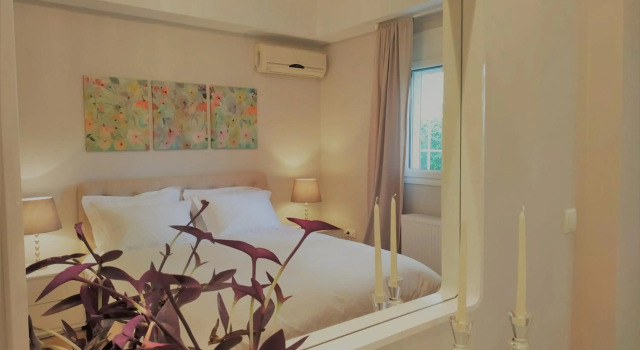 Luxury Garden Apartment Glyfada