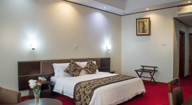 Люкс Deluxe Lake View Resort Hotel