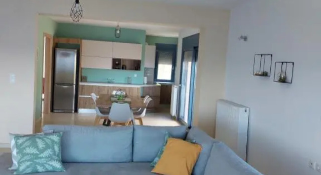 Απέραντο γαλάζιο, Rezervovat Hotel Akhladherí Evia