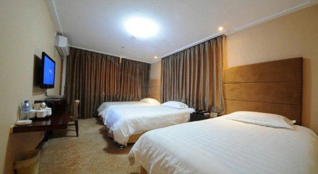 Changbai Mountain Dazhonglai Hotel, Prenota Hotel Hotel a Yanbian con parcheggio, Parcheggio
