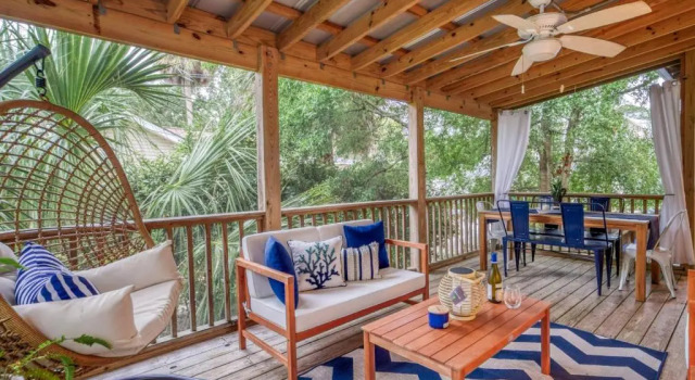 Апартаменты Latitude Adjustment Main House